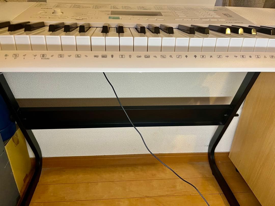 CASIO LK-223電子キーボード　専用スタンド付