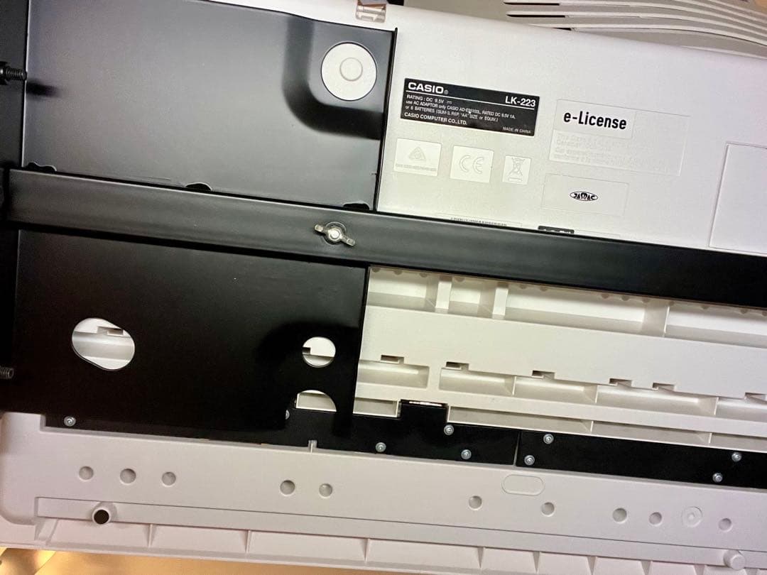 CASIO LK-223電子キーボード　専用スタンド付
