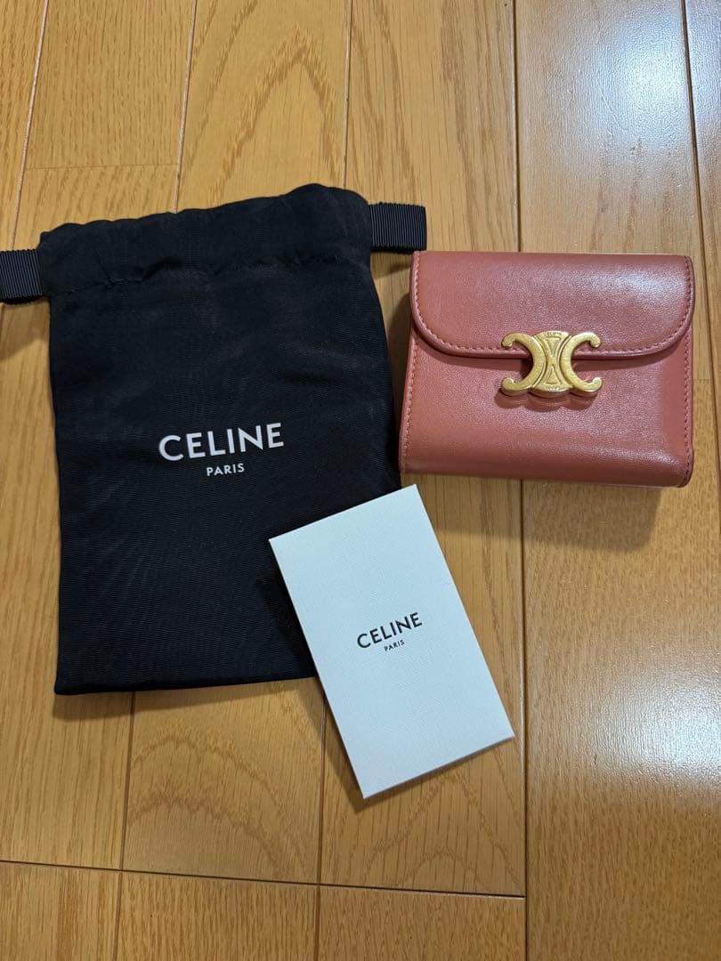 CELINE 三つ折財布 トリオンフ ロゴ金具