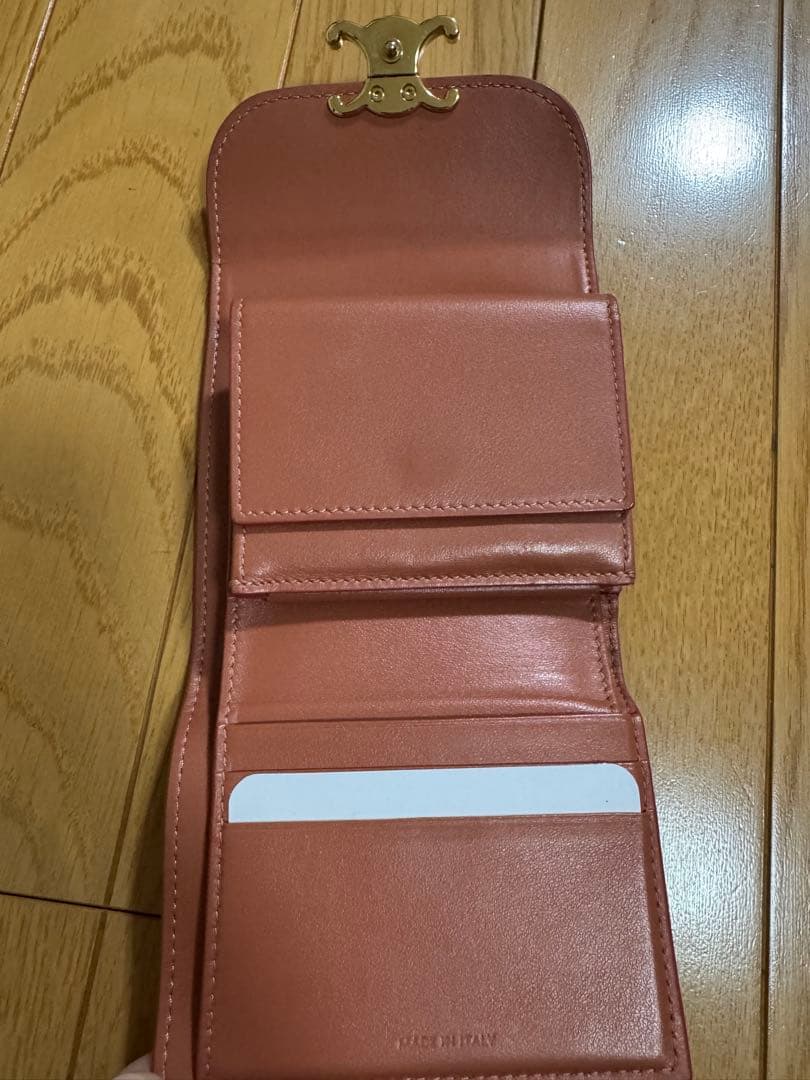 CELINE 三つ折財布 トリオンフ ロゴ金具