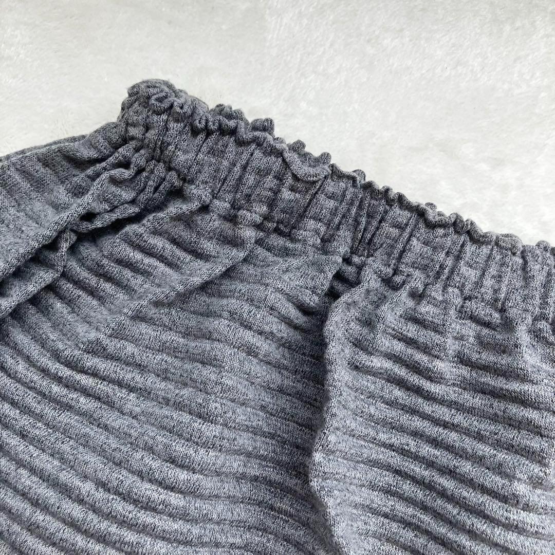 美品 イッセイミヤケme 縮絨プリーツ サルエルパンツ グレー