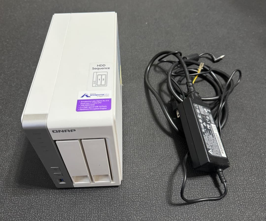 QNAP 2ベイNAS USB 3.0ポート付き　TS-231P