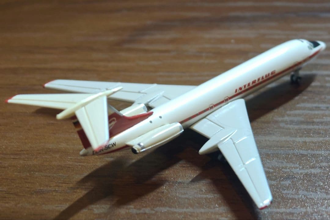軍*姿様 Herpa Interflug Tupolev 134A 1/500