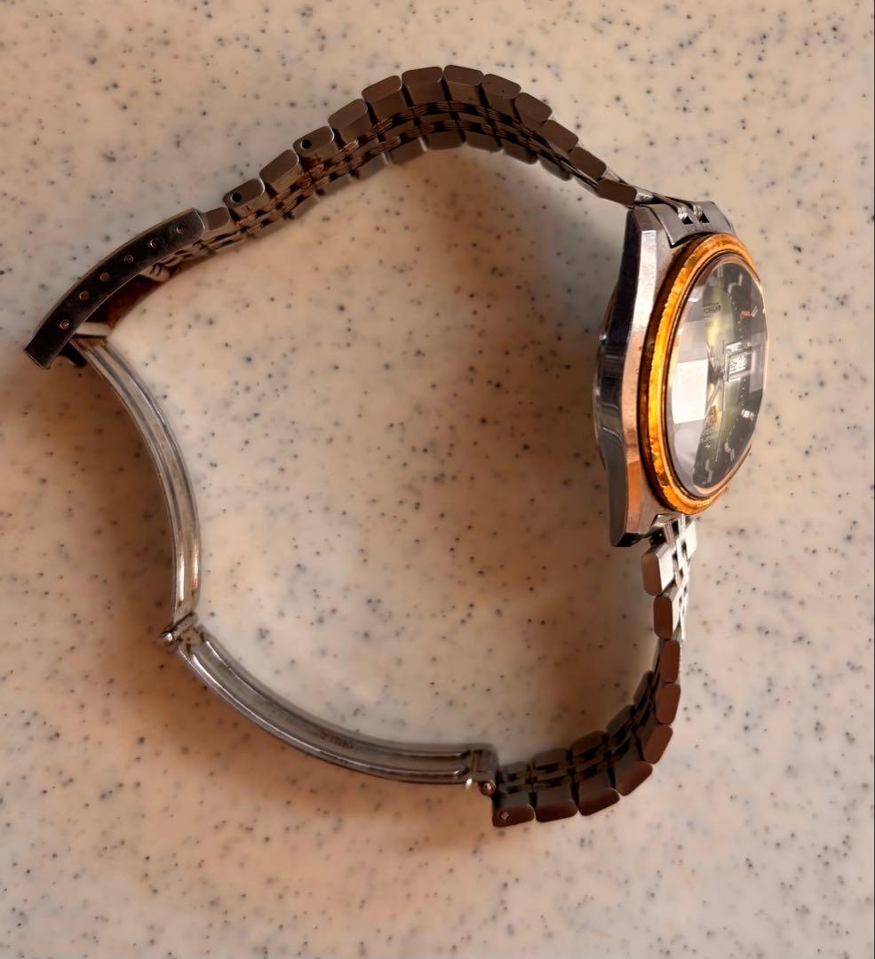 セイコー　アナログ腕時計　文字盤グリーン