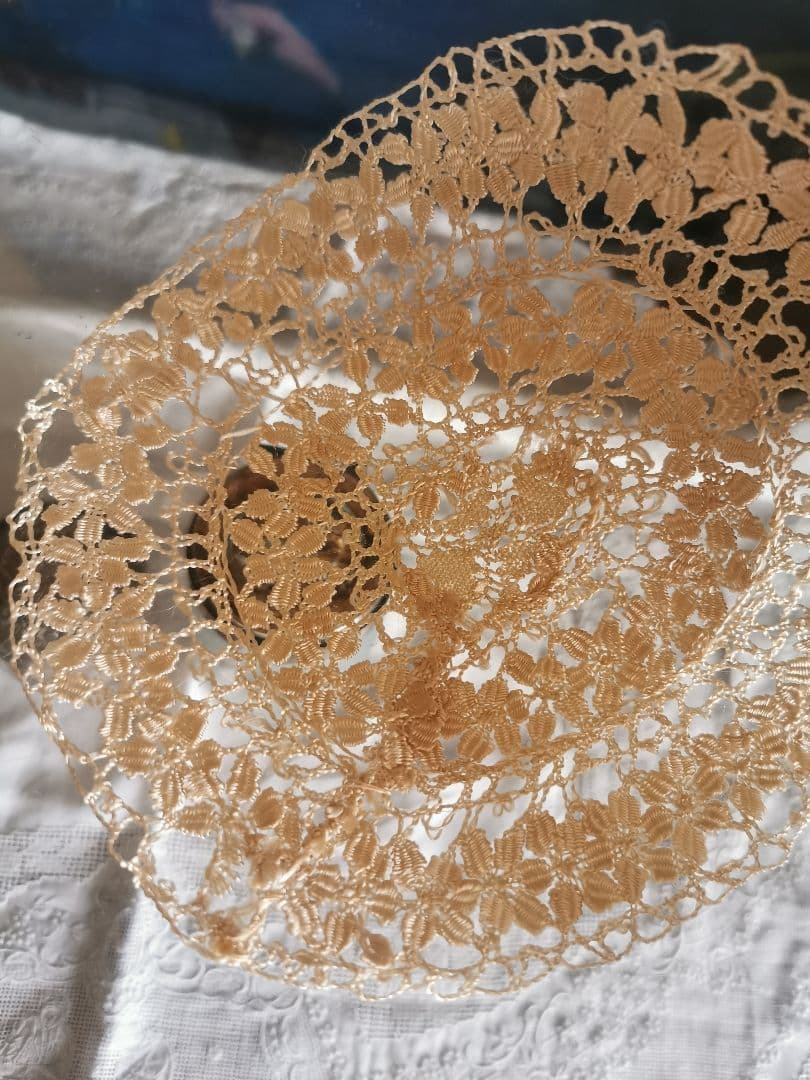 アンティークイタリア マルチーズレース 黄金色の絹糸ボビン編 ≒19㎝ドイリーδ