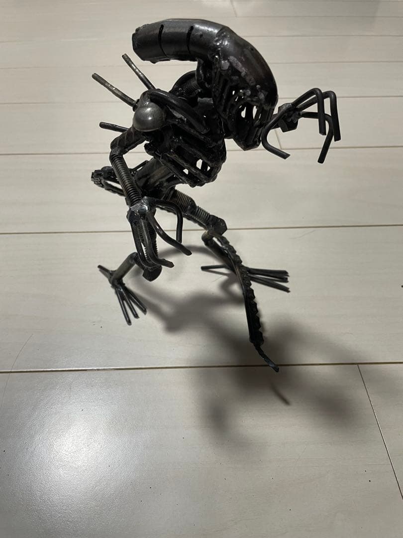 金属製フィギュア エイリアン