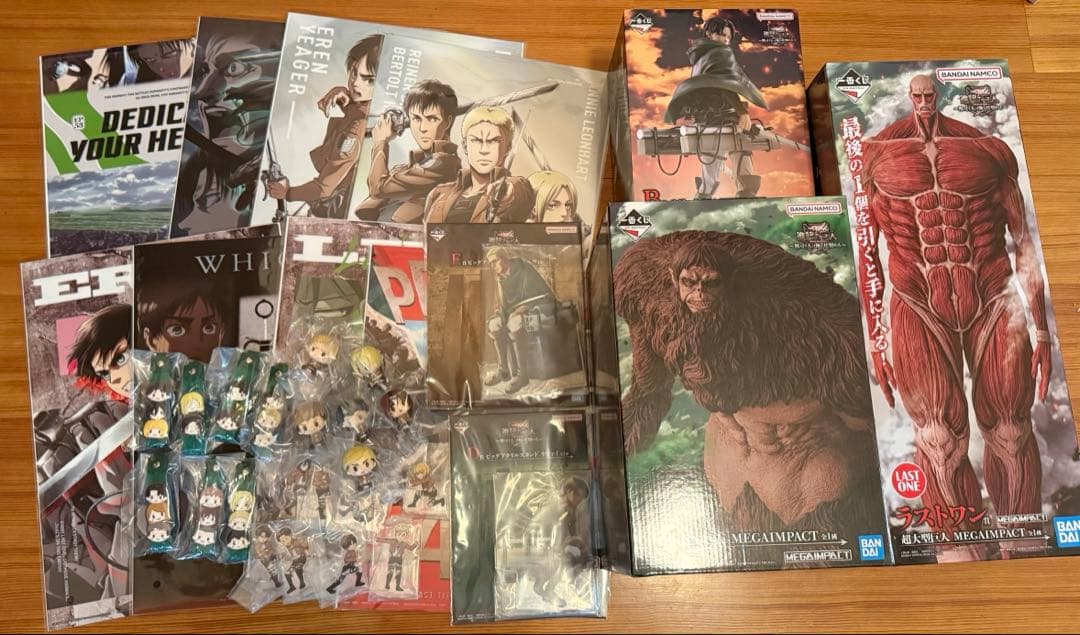 進撃の巨人　一番くじ　リヴァイ　獣の巨人　ラストワン　フィギュア　超大型巨人