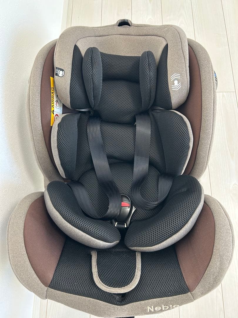 【直接引渡のみ】【新品で購入・使用頻度少なめ】チャイルドシート 0〜11歳使用可