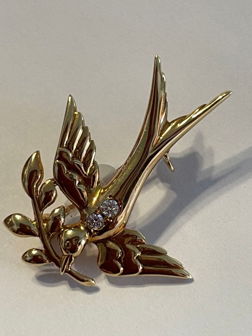MIKIMOTOミキモトブローチ K18 ダイヤ0.03カラット2粒　鳥ツバメ