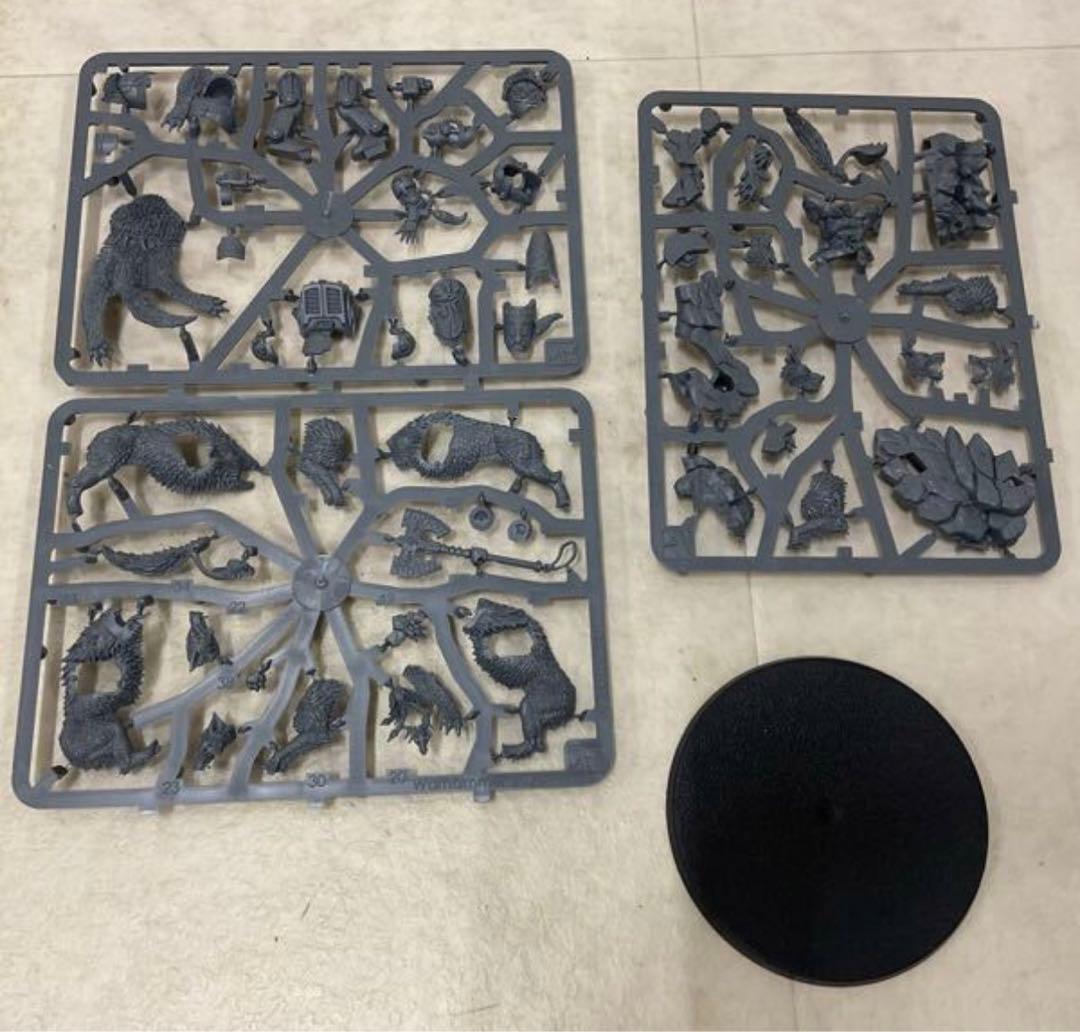 ウォーハンマー 40000 スペースウルフ：ローガン・グリムナー