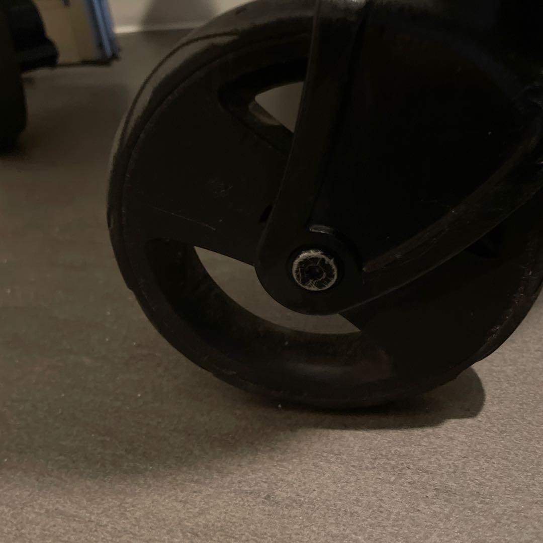 mkkun39様【中古】doona チャイルドシート ベビーカー グレー