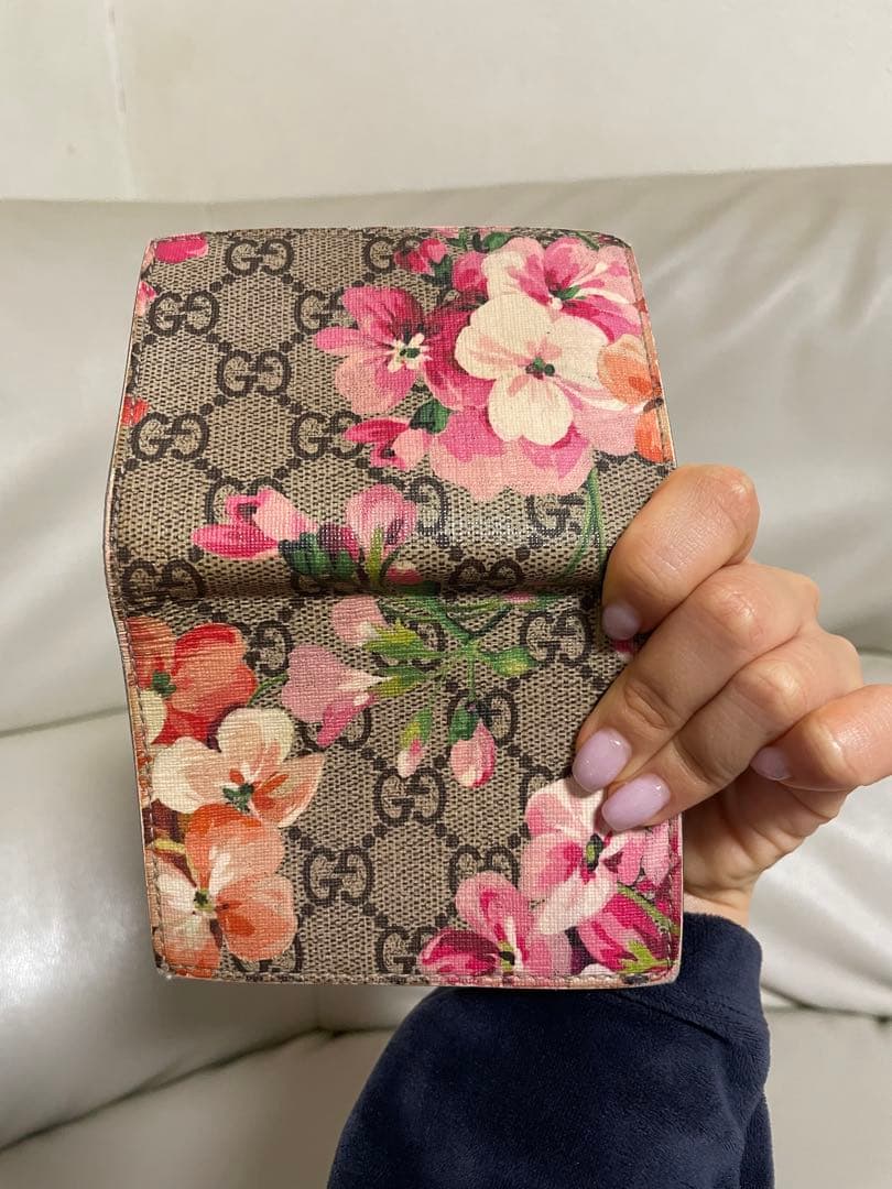 Gucci フラワープリント 二つ折り財布　即購入ok