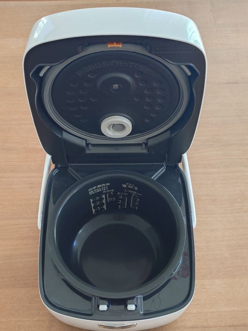 【2025年購入】Mitsubishi 三菱 炊飯器 NJ-SV06R-W