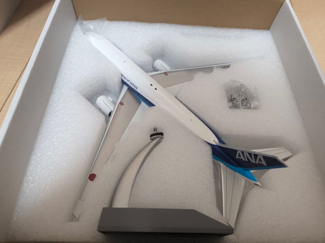 航空機・ヘリコプター B-MODELS 1/200 ANA B777-200 JA8199