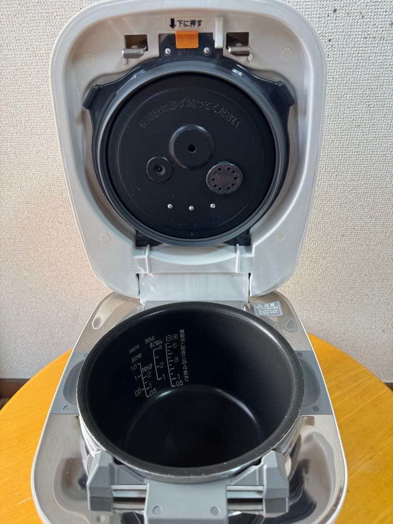 ZOJIRUSHI◆炊飯器 極め炊き NW-FB10-WZ