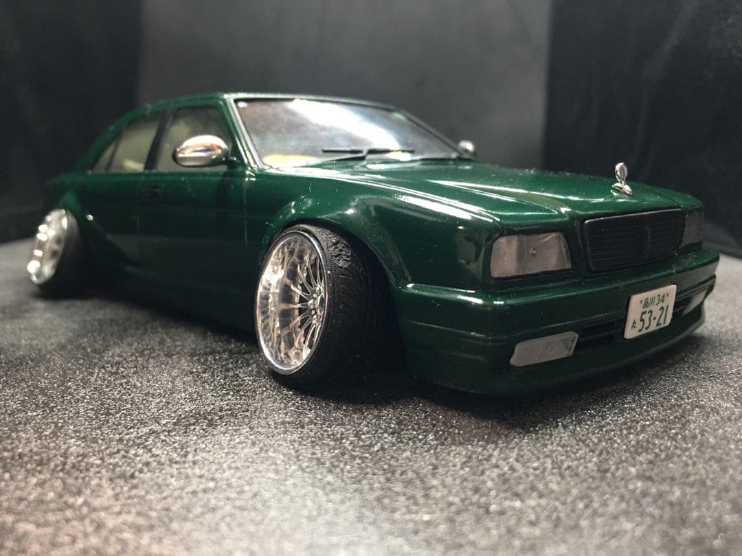 旧車VIPカープラモデル完成品1／２４アオシマ２３シーマ