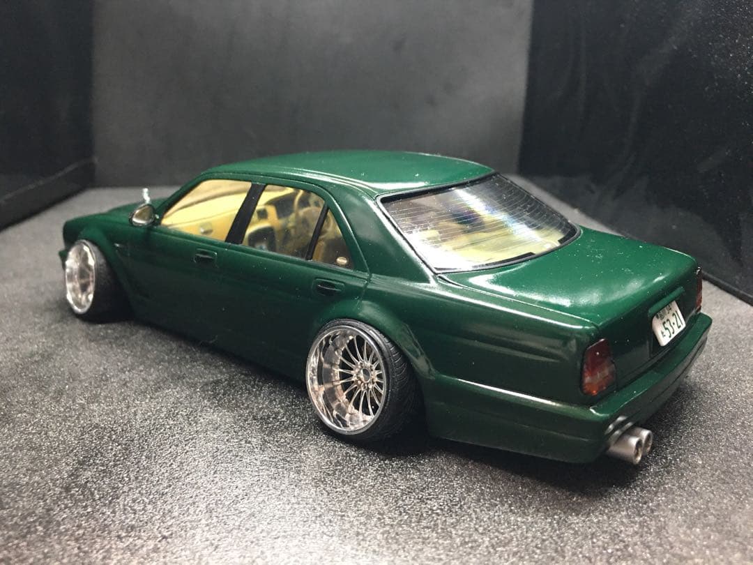 旧車VIPカープラモデル完成品1／２４アオシマ２３シーマ