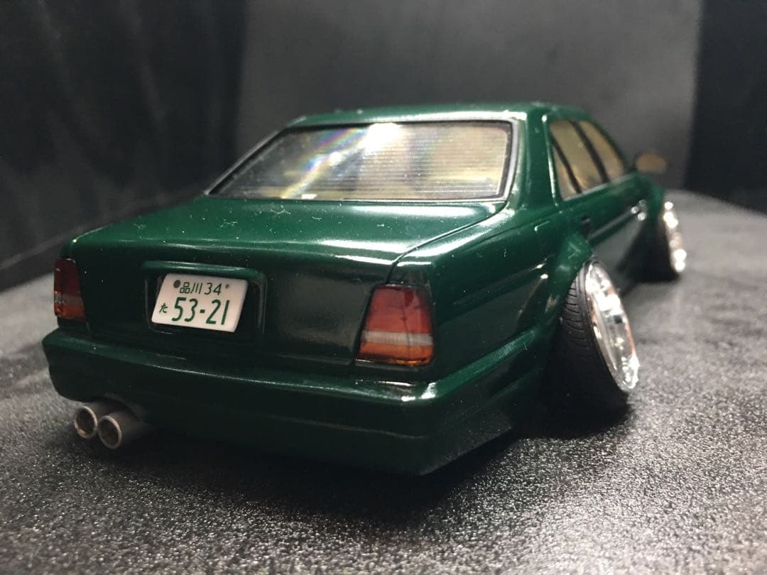 旧車VIPカープラモデル完成品1／２４アオシマ２３シーマ