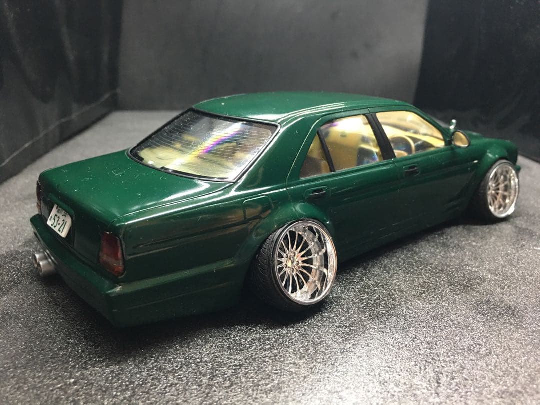 旧車VIPカープラモデル完成品1／２４アオシマ２３シーマ