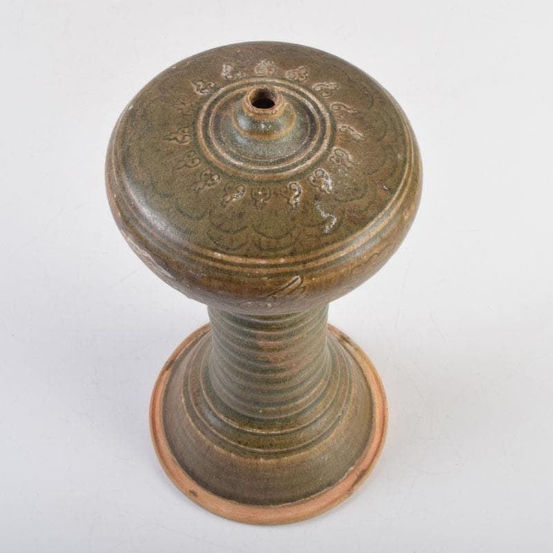 タイ古陶磁　スンコロク　宋胡録　青磁　刻神獣壷　C　9170