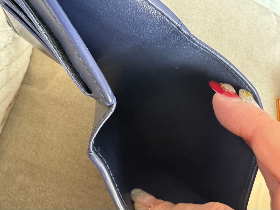 ルイヴィトン 限定ポルトフォイユ カプシーヌ コンパクト 三つ折り 財布