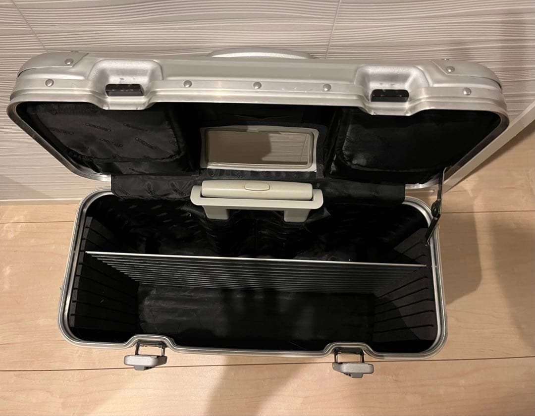 RIMOWA パイロットトロリー 2輪 廃盤　Audi仕様