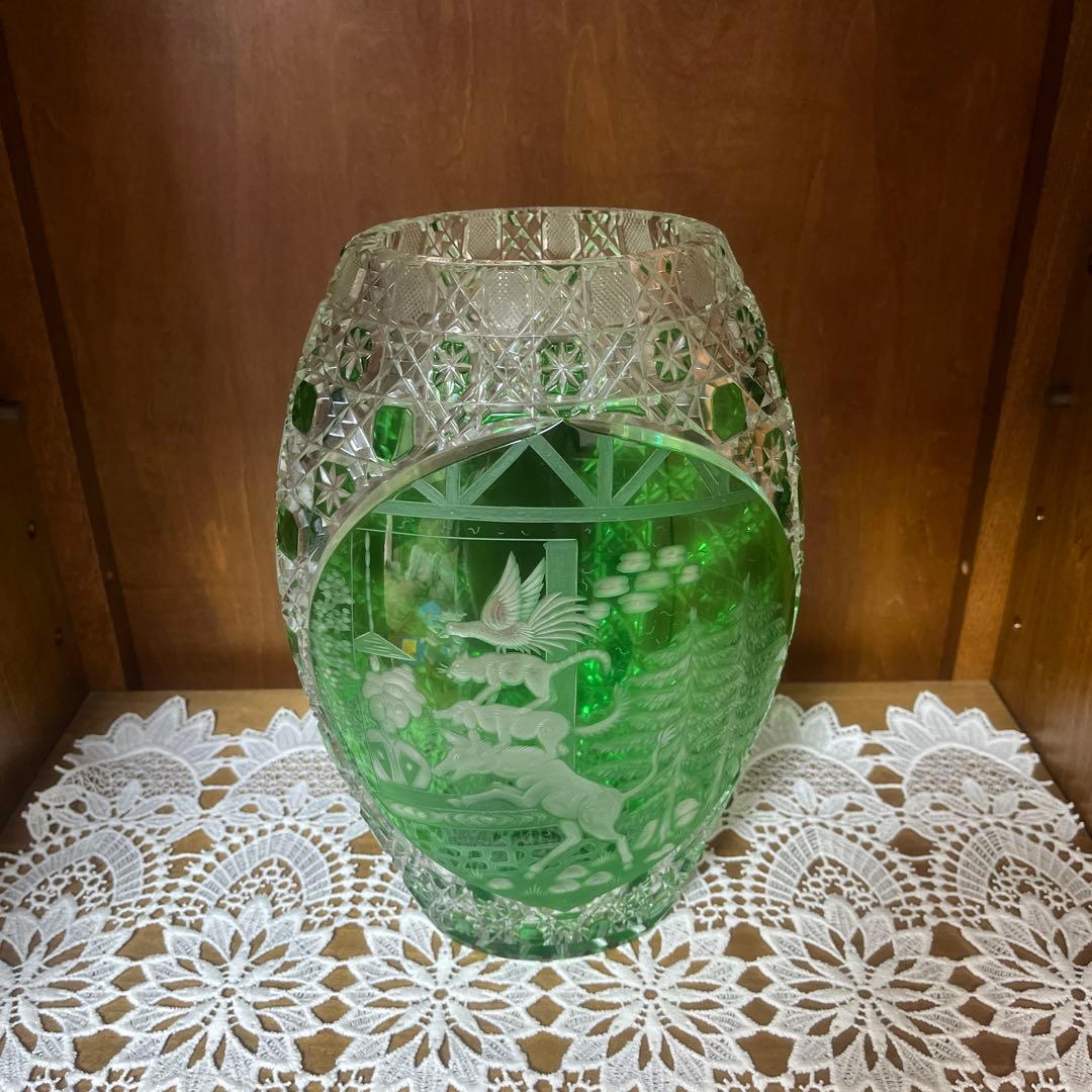 緑色切子　ガラス彫刻　花瓶　切子