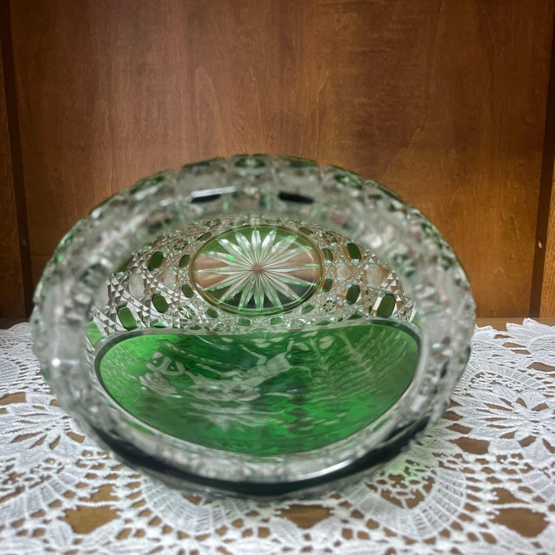 緑色切子　ガラス彫刻　花瓶　切子