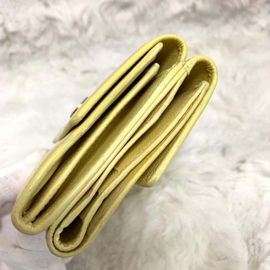 シャネル　3つ折り財布　wホック　ココマーク　レモンイエロー