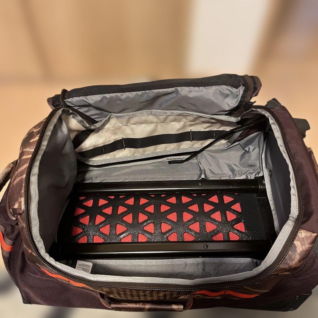 希少カラー　ノースフェイス　キャリーバッグ