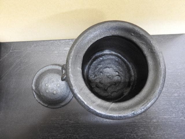 寒川梄豊　紀州焼葵窯　那智黒水指　共箱　MA386