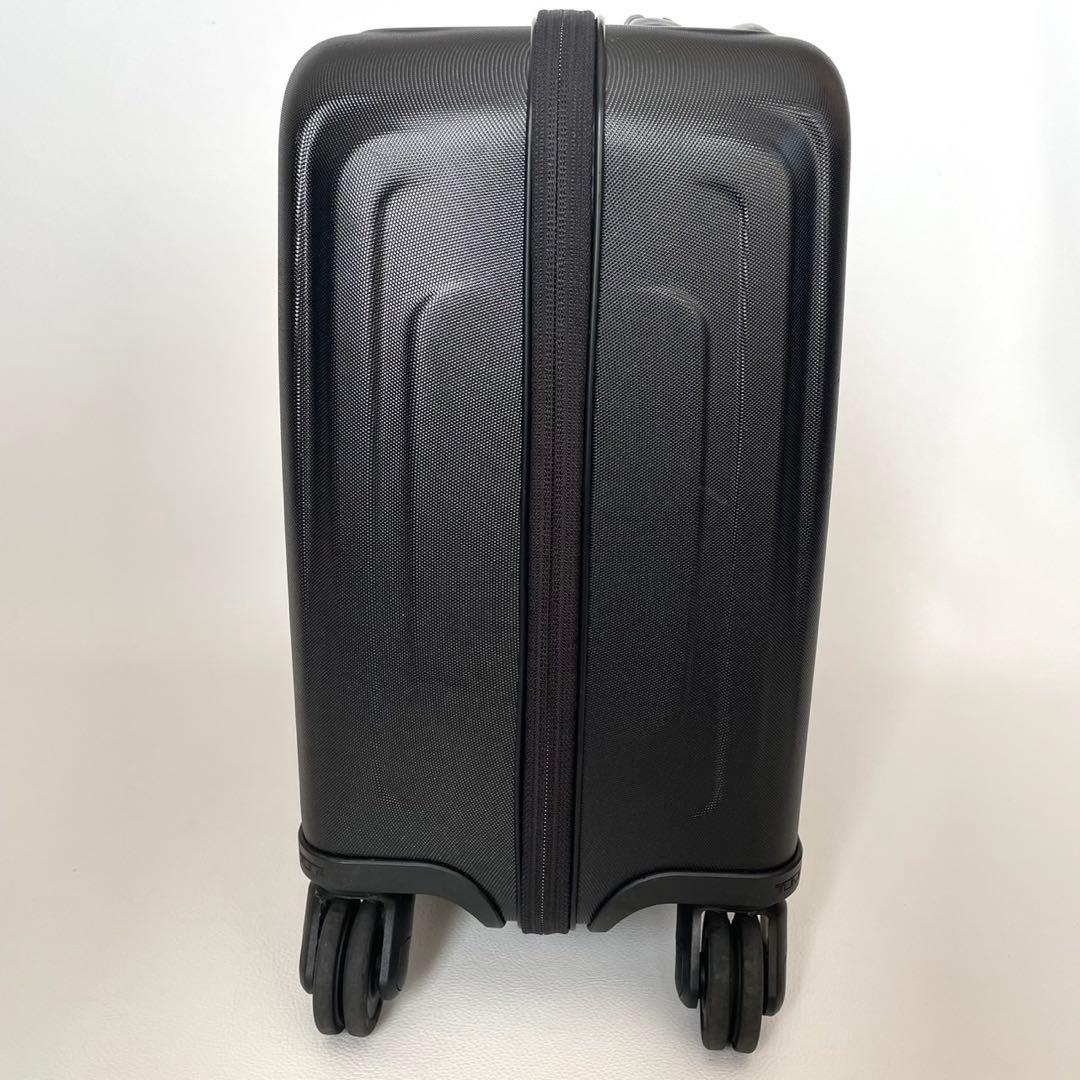 TUMI スーツケース コンパクト 4ウィール V4 ブラック 4輪