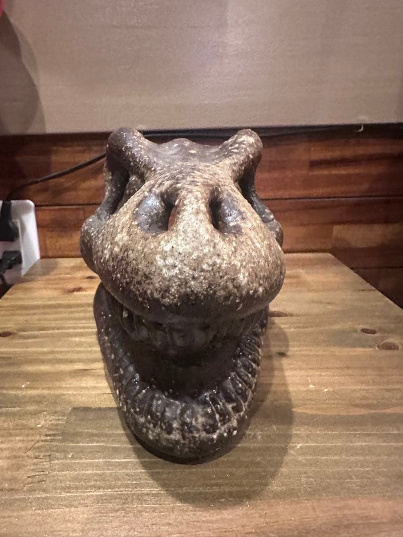 信楽焼　恐竜頭インテリア