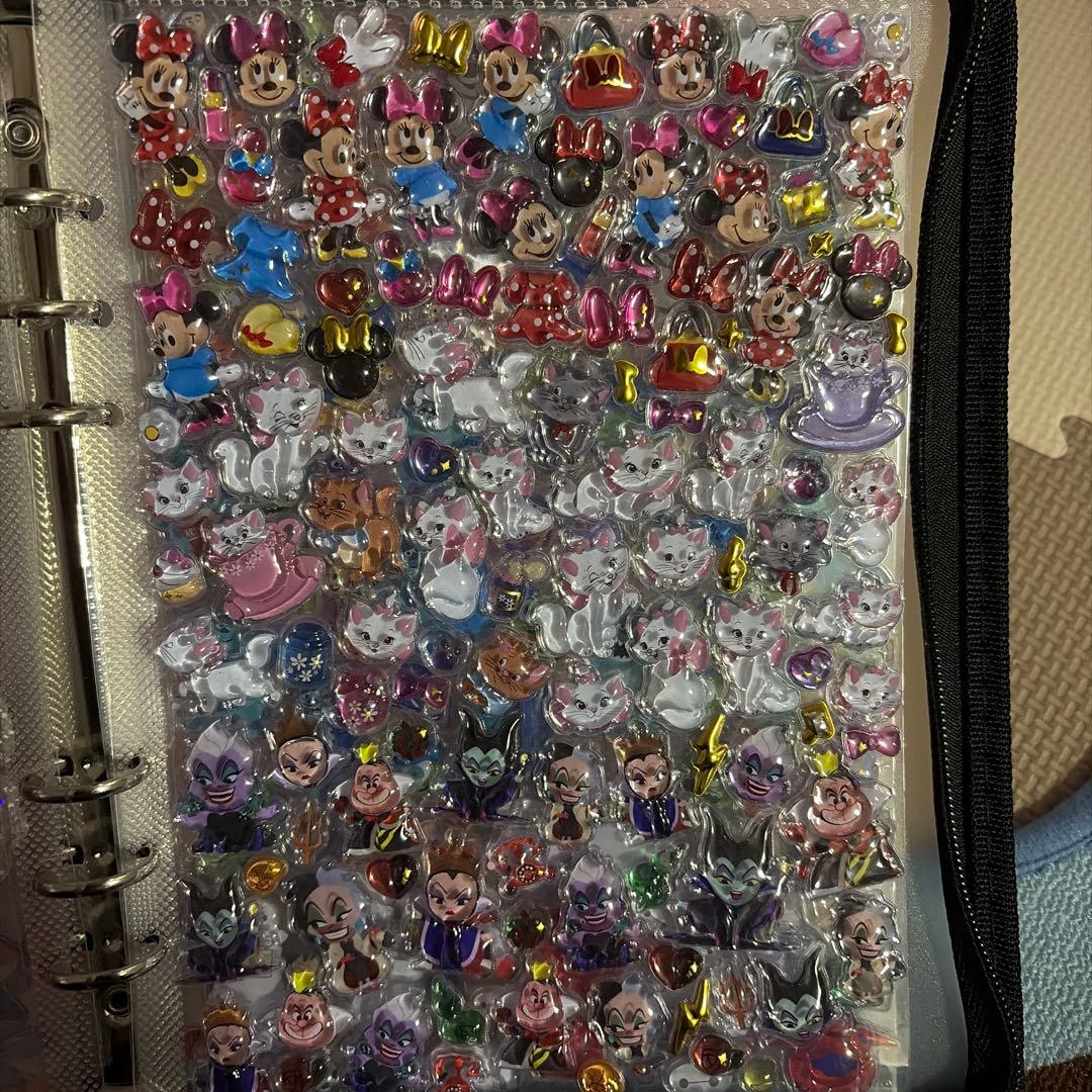 ディズニー　ボンドロミニ(新品) ＋ シール帳完成品