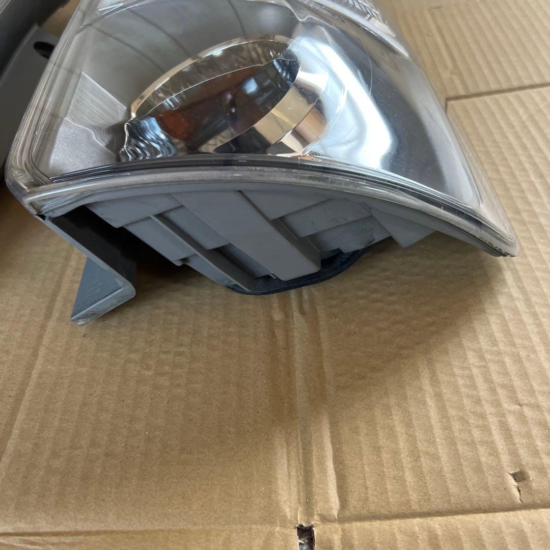 トヨタ ヴォクシーZRR70/ ZRR75 左右テールランプセット