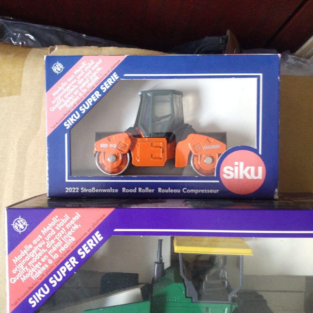Siku SUPER SERIE 道路ローラーとアスファルトフィニッシャーセット