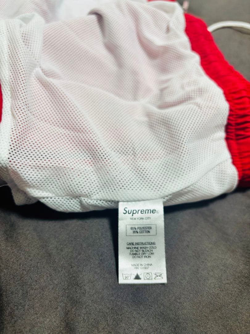 新品・未使用　SUPREME 水着　Ｌサイズ　赤