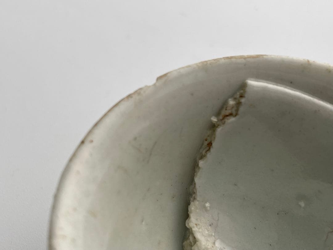 骨董　アンティーク　初期伊万里　白磁盃　杯　酒器　酒盃　残欠　出土　発掘