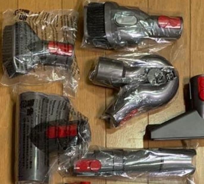 動作35分Dyson 純正ｖ7 掃除機 各種アタッチメント付き