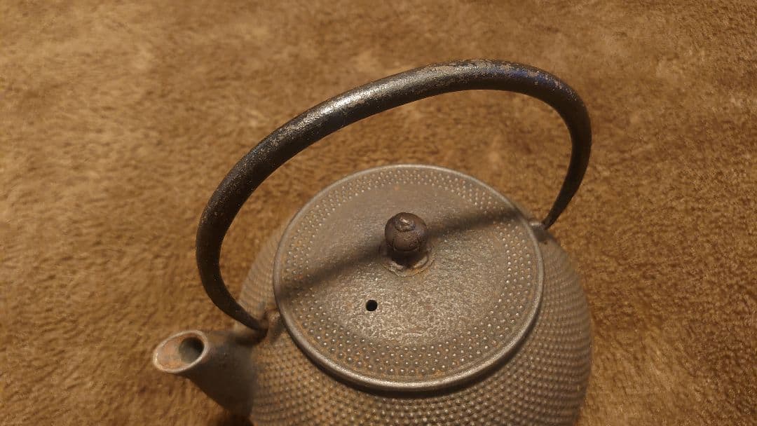 古鉄瓶　鉄瓶　小鉄瓶　アラレ　茶道具　蔵出し　１客