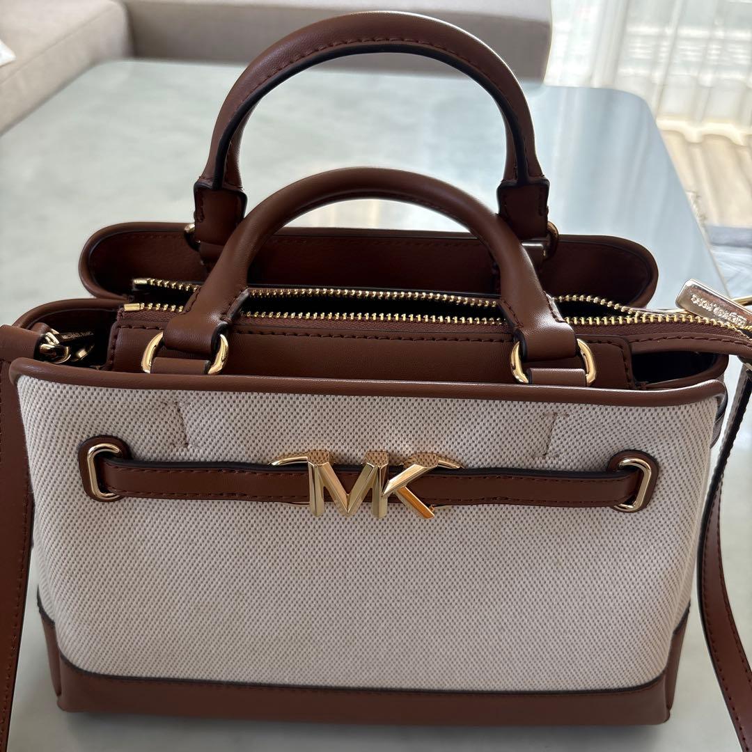 新品未使用MICHAEL KORS ショルダー付き(ま♡プロフ必読)