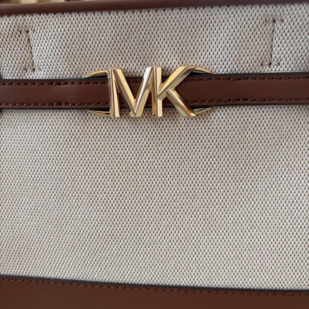 新品未使用MICHAEL KORS ショルダー付き(ま♡プロフ必読)