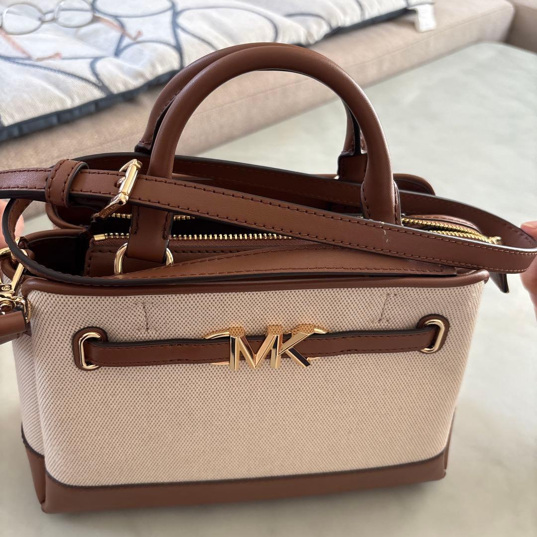 新品未使用MICHAEL KORS ショルダー付き(ま♡プロフ必読)
