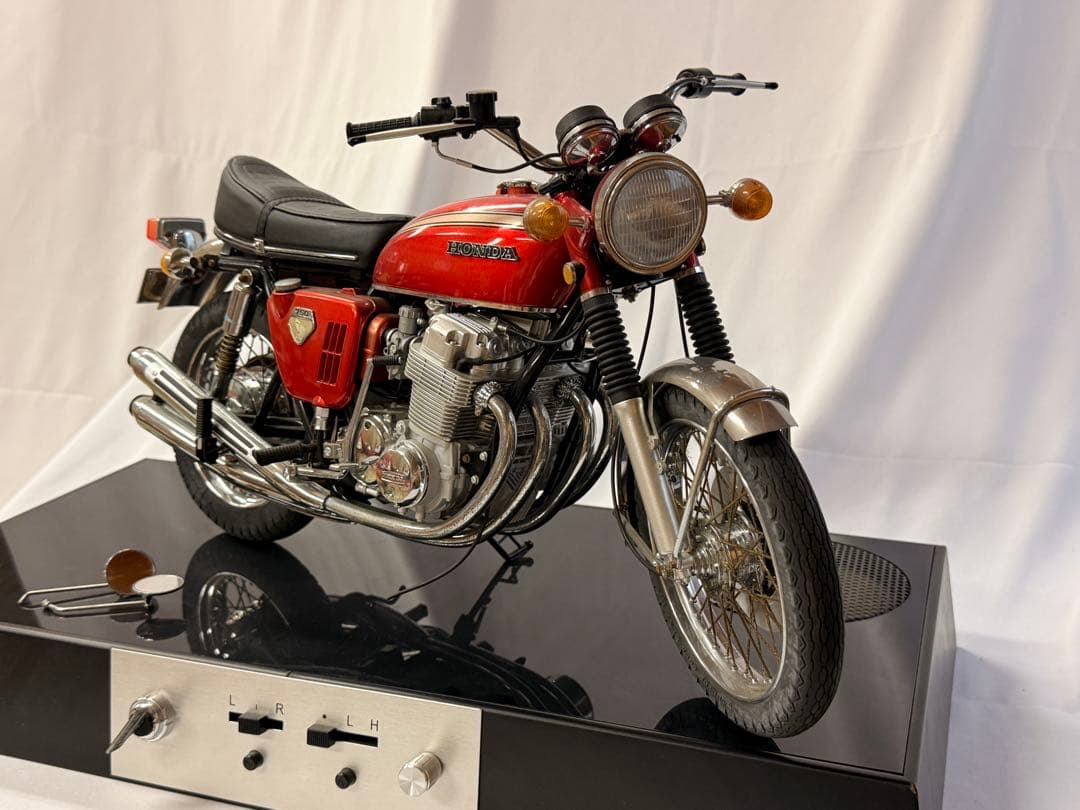 ホンダ CB750 赤色 模型