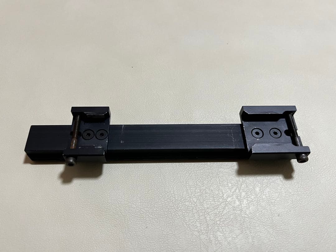 ブラック マウントレール 約20cm ボルト式