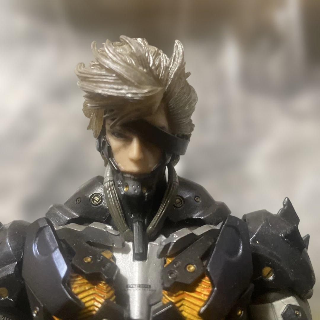 L GEAR RISING PLAY ARTS改 雷電 メタルギア