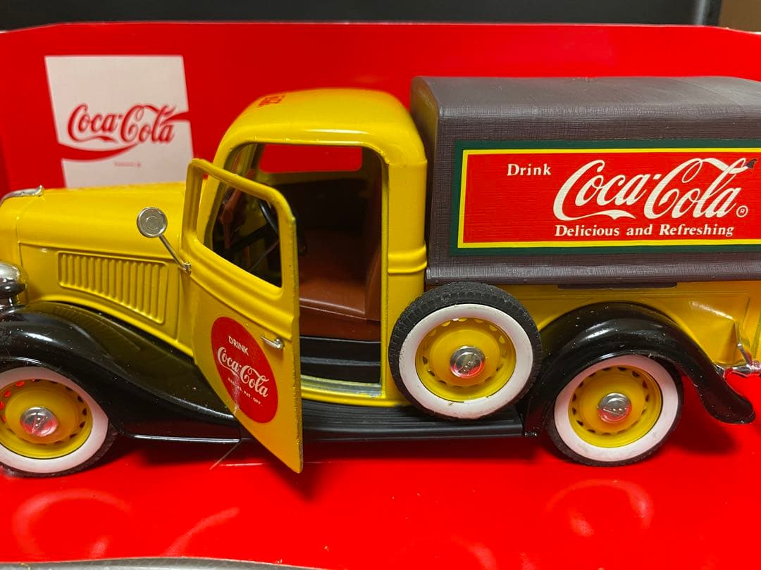Coca-Cola  Ford V8 全長約23㎝　SOLIDO社　フランス製