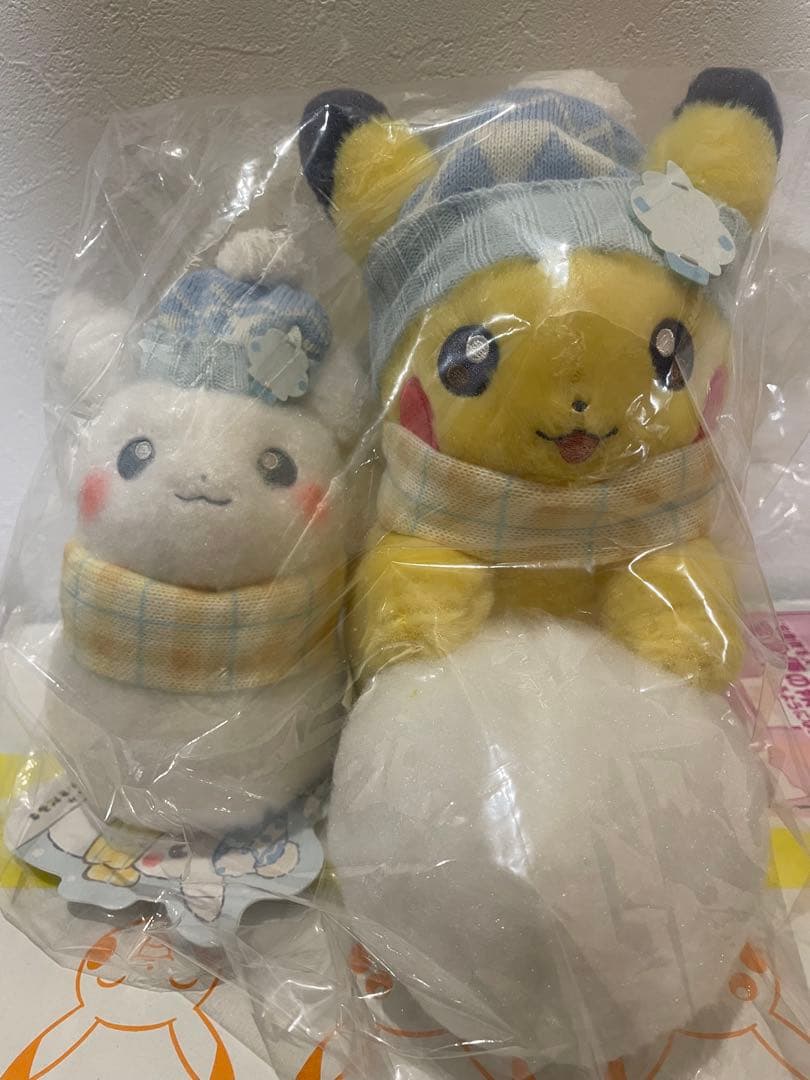 ポケモンぬいぐるみ ピカチュウと ゆきあそび ピカチュウゆきだるま　2点セット