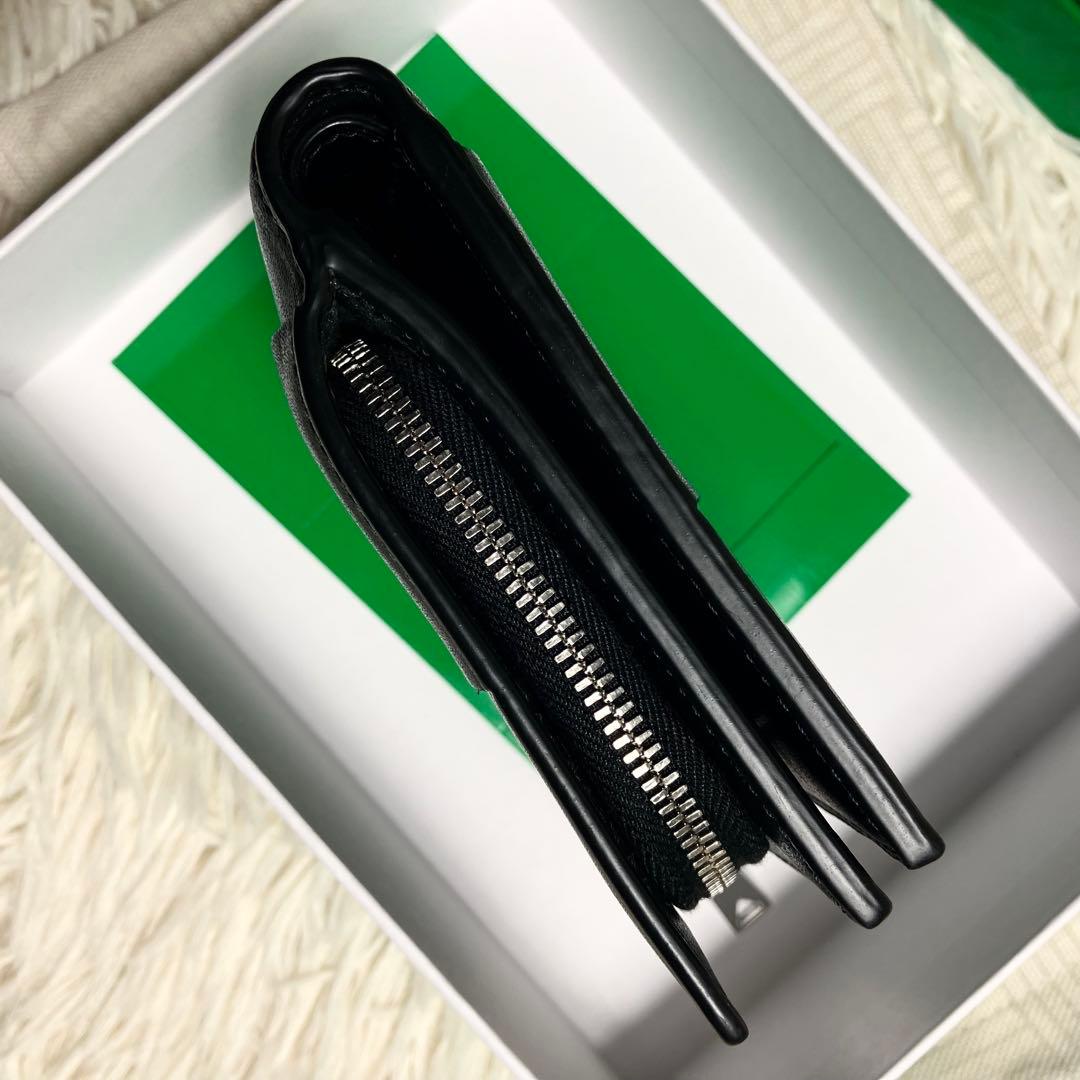 【未使用級】現行モデル ボッテガヴェネタ 二つ折り カセットIC搭載