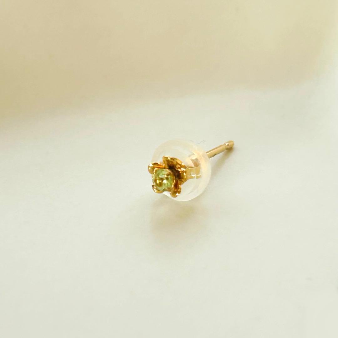 【cui-cui】K18YGシェル カラーストーン フラワー（ペリドット）